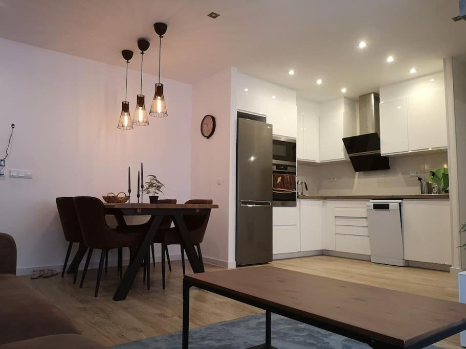 Apartment New Alexandra Apartment, 2 Min 40 Sec From *